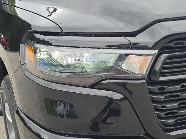 New 2026 Diamond Black Crystal Pearlcoat RAM Express image 7
