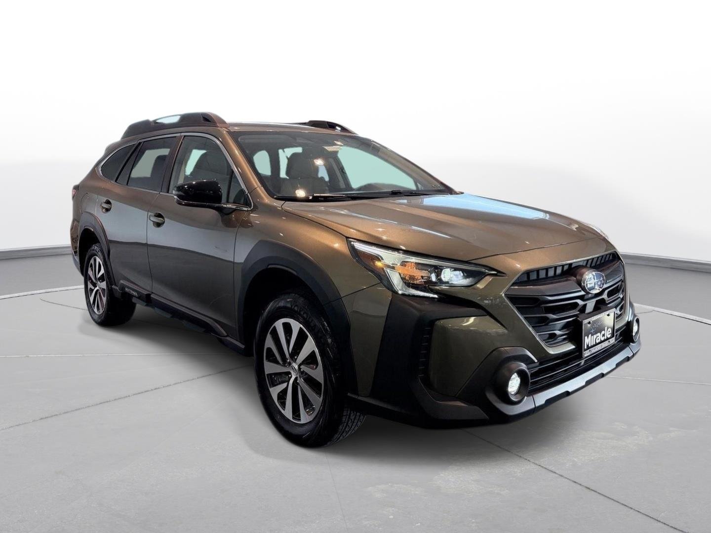 Used 2025 Autumn Green Metallic Subaru Premium image 8