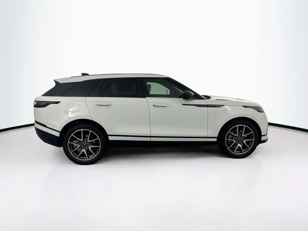 New 2026 Fuji White Land Rover Belgravia Edition image 4