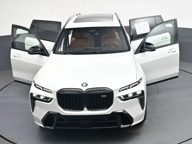 Used 2024 White BMW M60i image 42