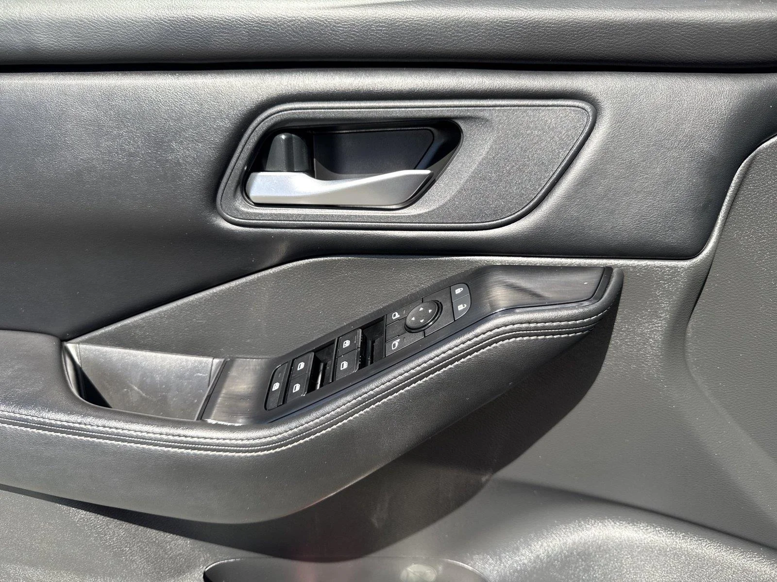 Used 2025 Gun Metallic Nissan SV image 18