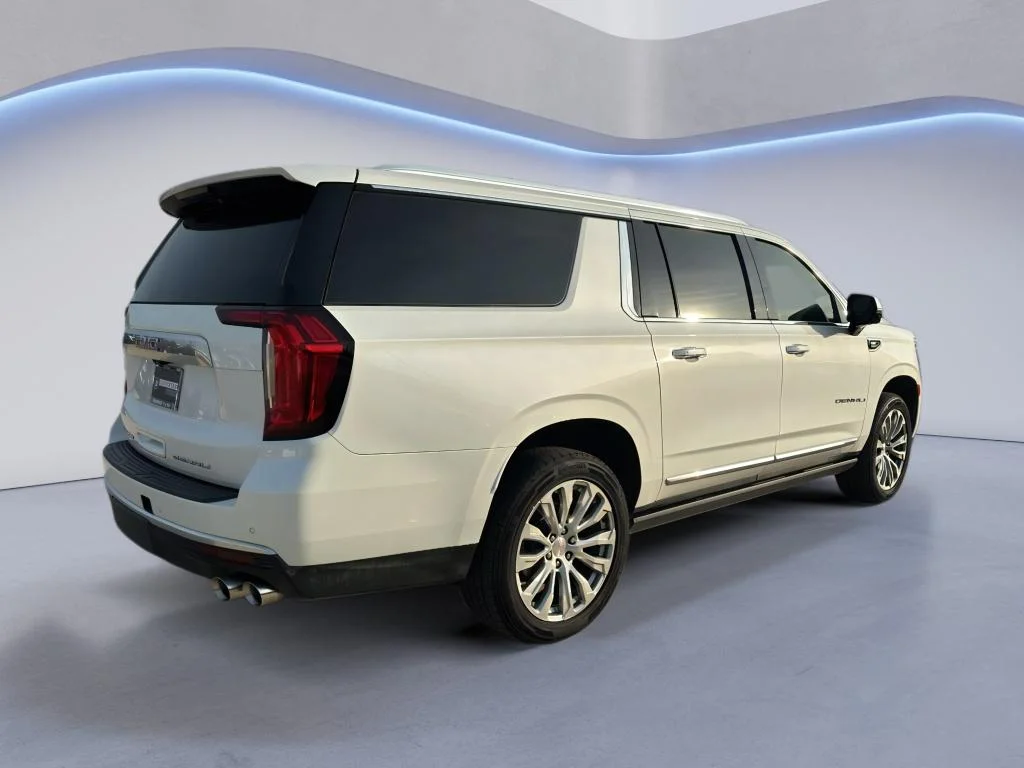 Used 2021 White Frost Tricoat GMC Denali image 6