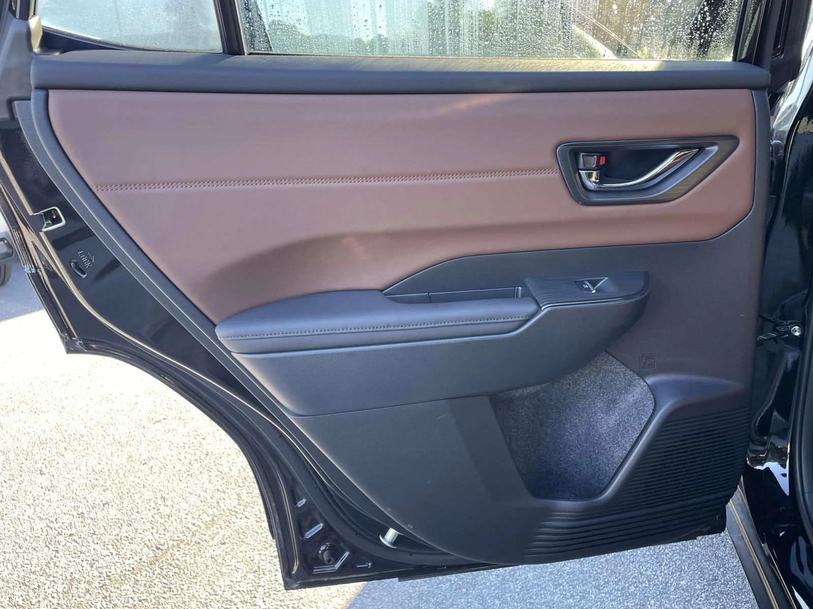 Used 2026 Crystal Black Silica Subaru Touring XT image 2
