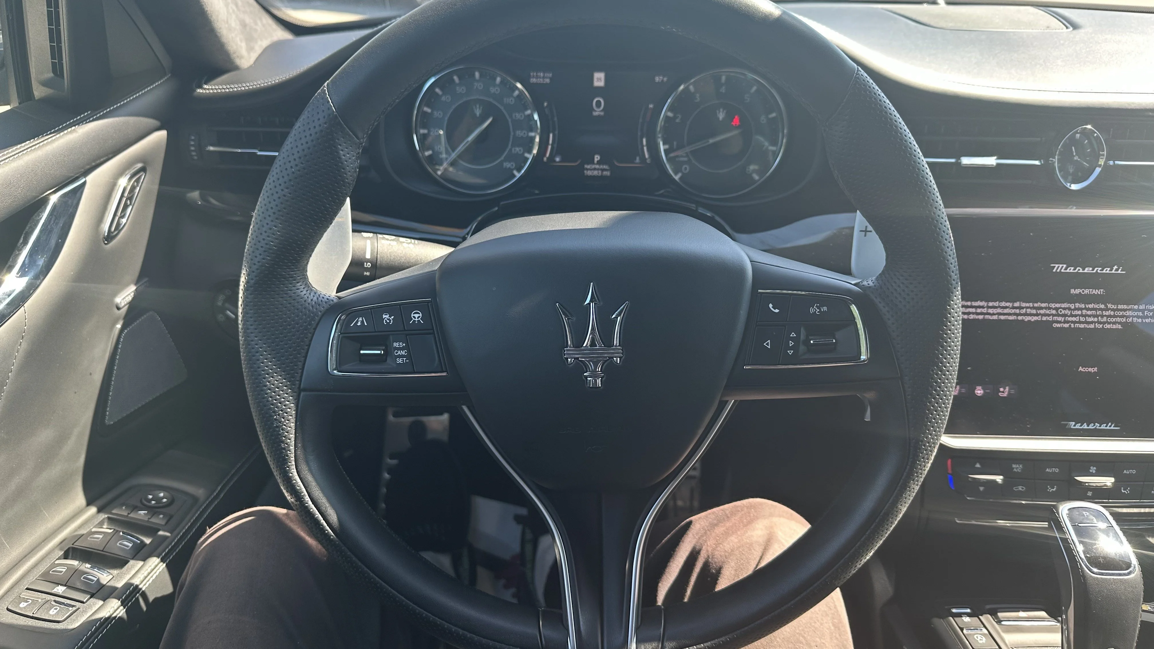 Used 2022 Nero Ribelle Metallic Maserati Modena Q4 image 19