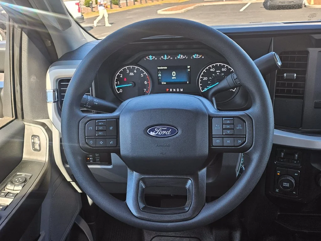 New 2027 Oxford White Ford F-350® XL image 7