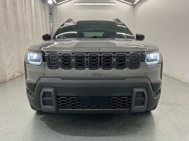 New 2026 Sting-Gray Clear-Coat Exterior Paint Jeep Overland image 3