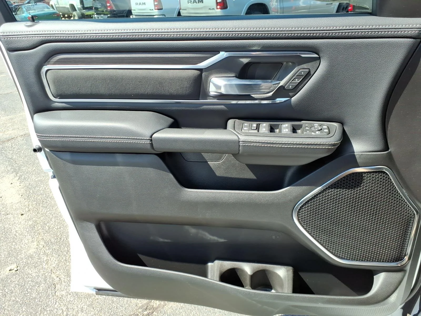 New 2026 Bright White Clear-Coat Exterior Paint RAM Laramie image 10