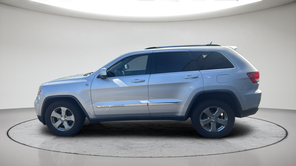 Used 2011 Silver Jeep Laredo image 10