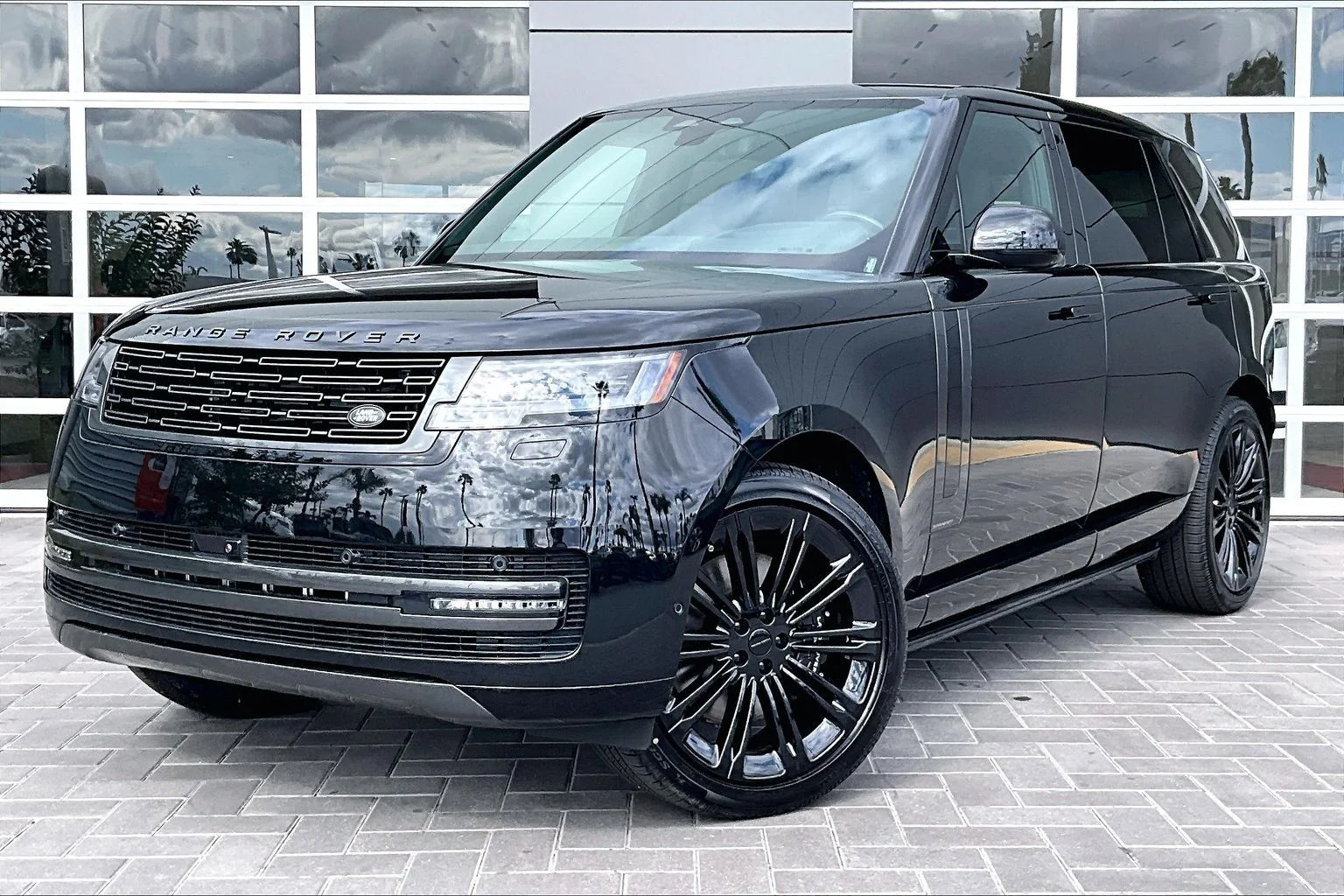 2026 Land Rover Range Rover 4.4 Autobiography LWB 5's photo