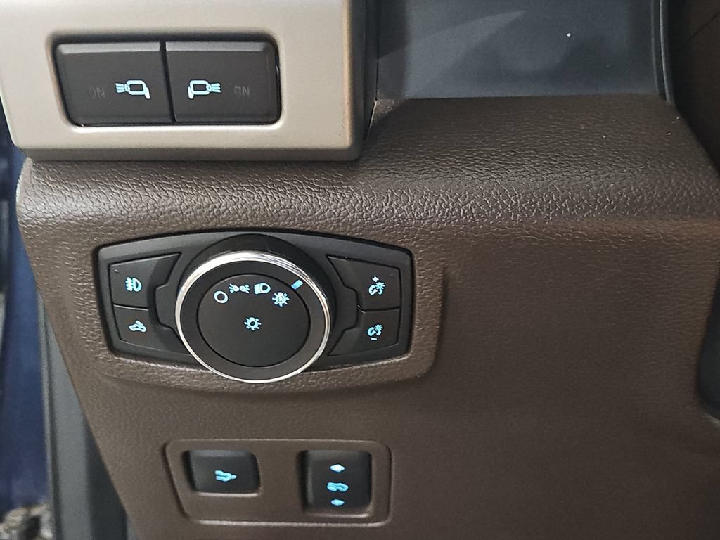 Used 2019 Blue Ford King Ranch image 31