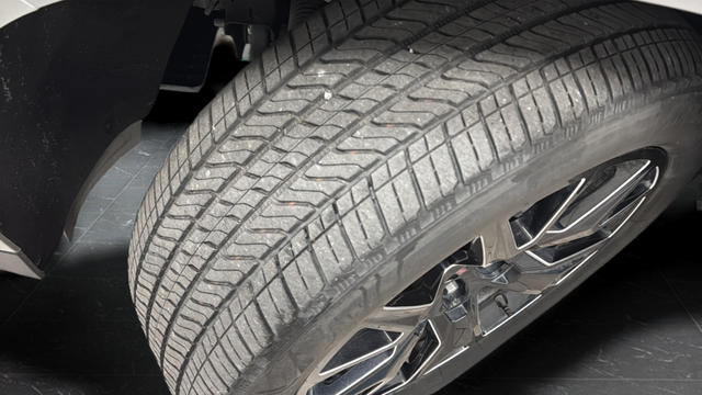 Used 2023 Sterling Metallic GMC Denali image 40