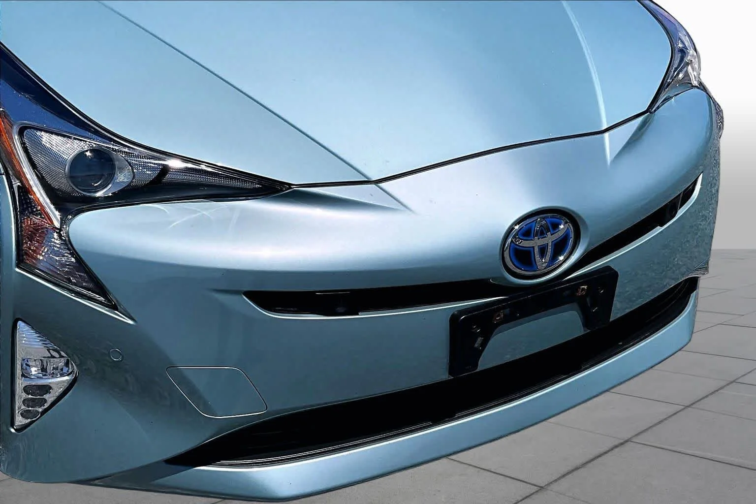 Used 2017 Sea Glass Pearl Toyota Three Touring image 30