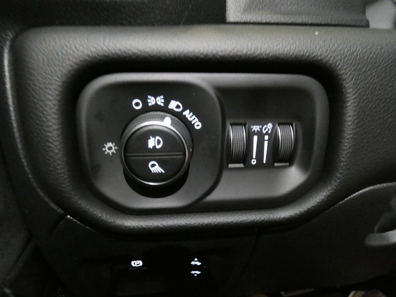 New 2026 Diamond Black Crystal Pearl-Coat Exterior Paint RAM RHO 4x4 Crew Cab 5