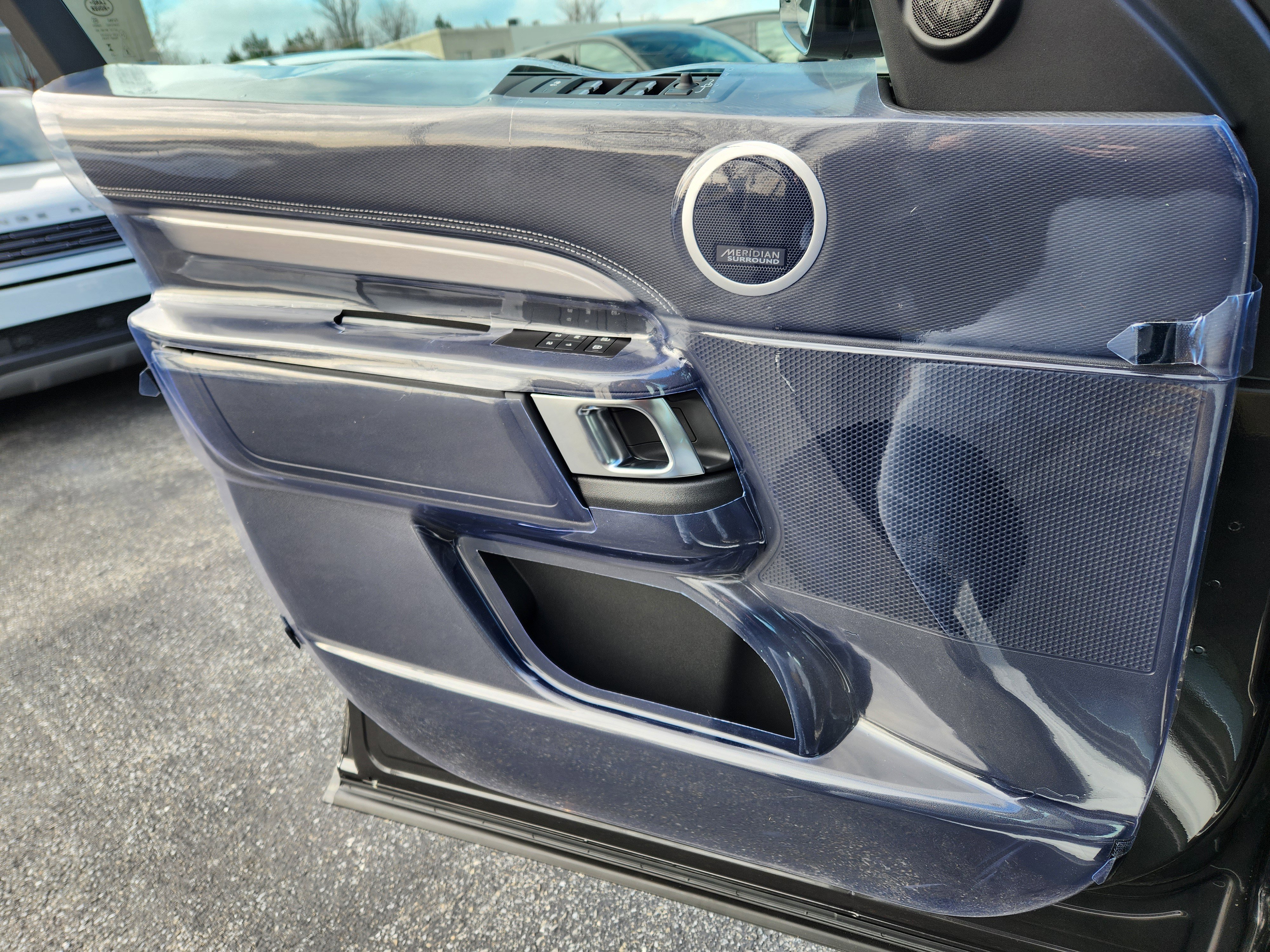 2026 Land Rover Discovery Gemini Edition - Photo 16