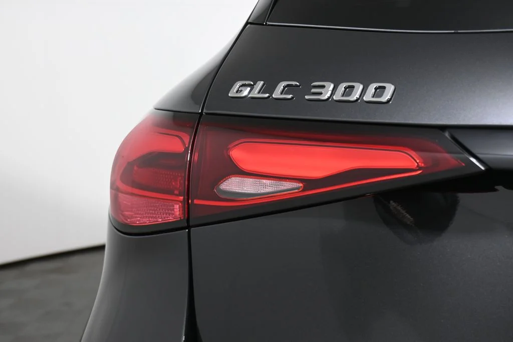 Used 2026 Gray Mercedes-Benz GLC 300 image 12