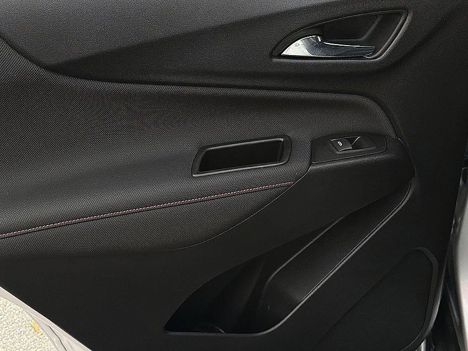Used 2022 Silver Ice Metallic Chevrolet RS image 10