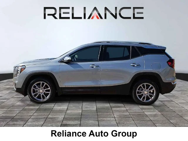 Used 2024 Silver GMC SLT image 4