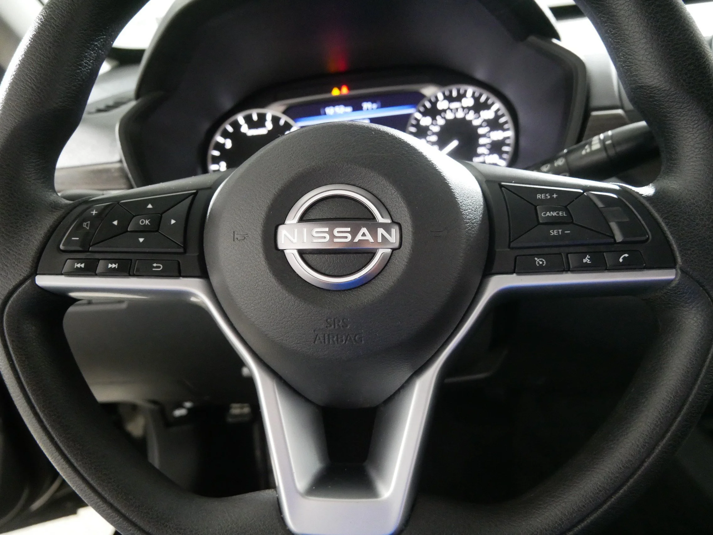Used 2025 Super Black Nissan SV image 25