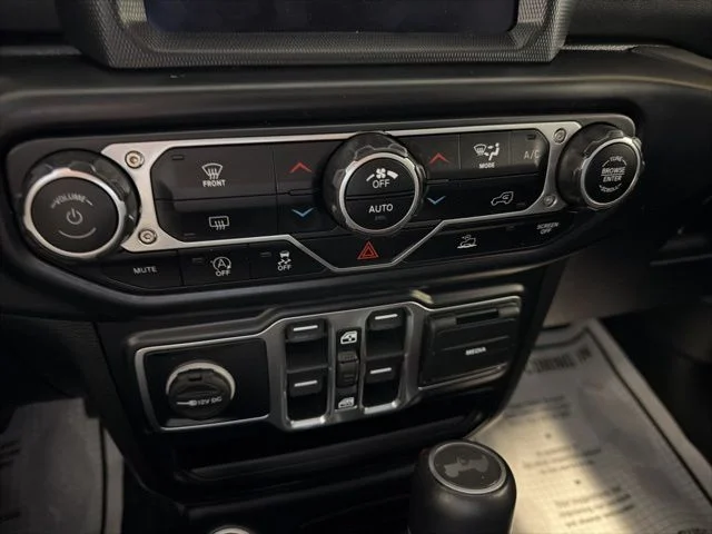 Used 2021 Black Jeep Unlimited Sahara image 26