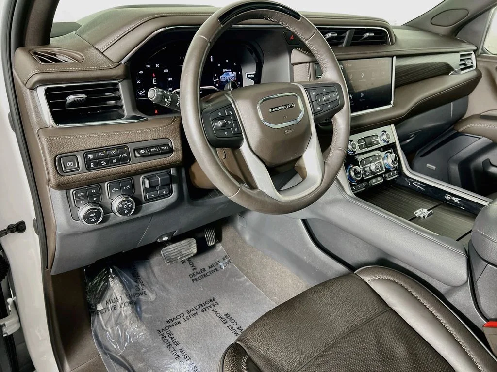 Used 2023 White GMC Denali image 9