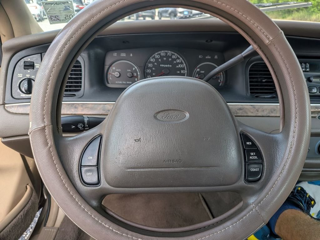 Used 1999 Light Prairie Tan Clearcoat Metallic Ford Base image 15