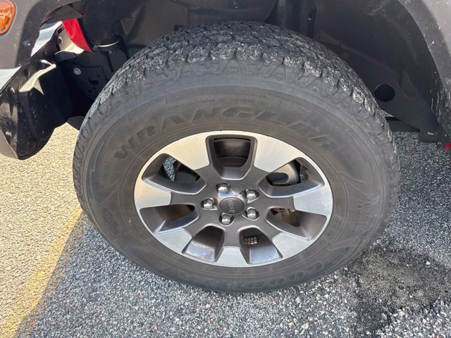 Used 2021 Red Jeep Unlimited Sahara image 6