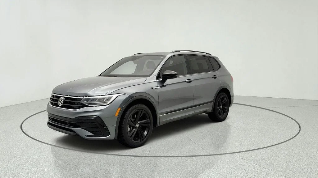 2023 Volkswagen Tiguan SE R-LINE BLACK