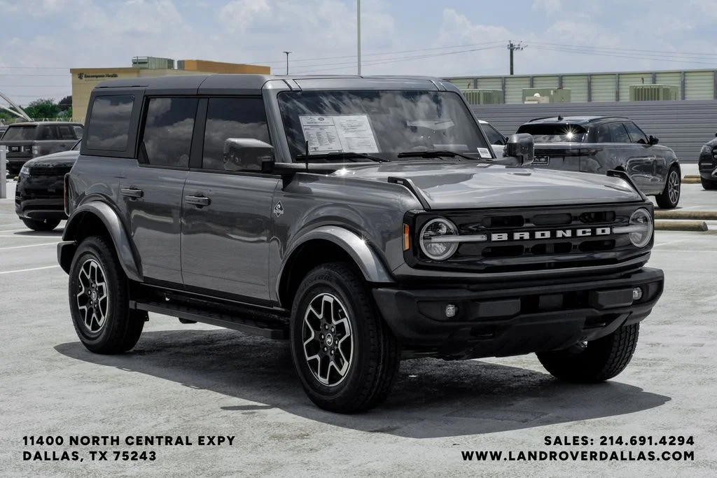 Used 2024 Gray Metallic Ford Outer Banks image 6