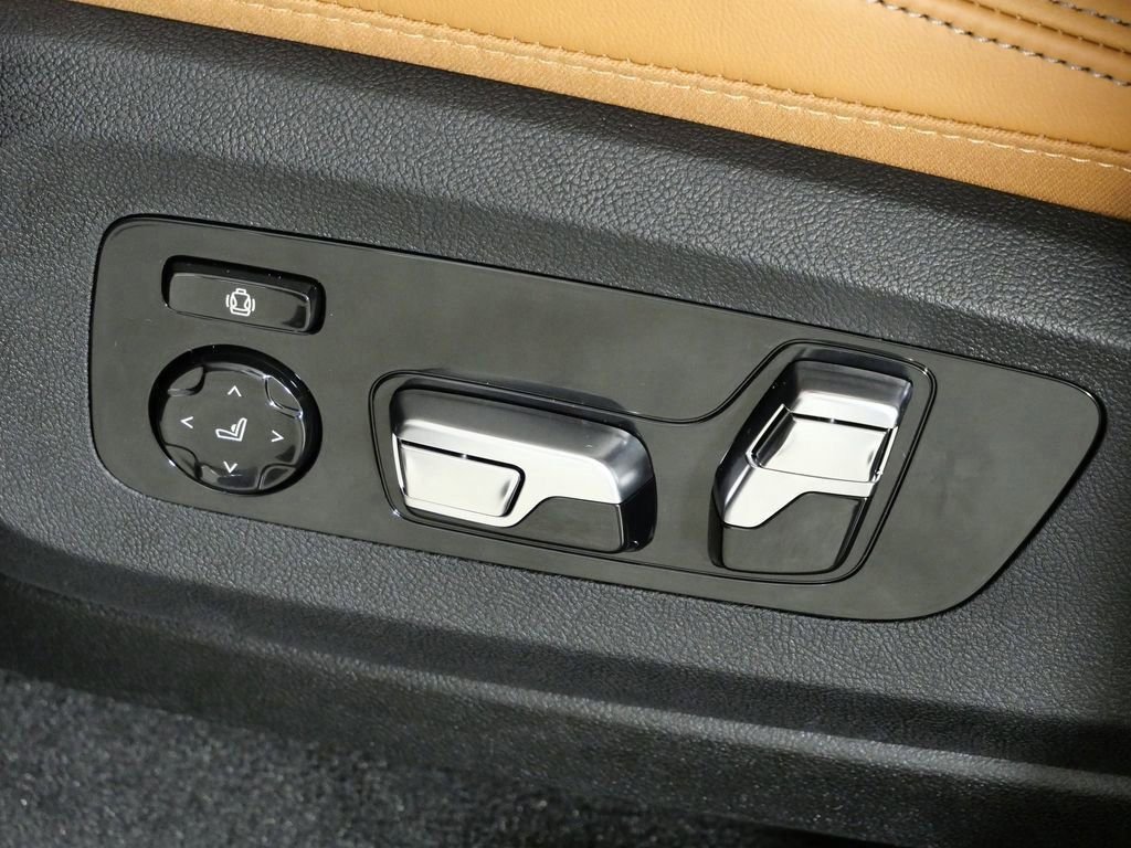 Used 2026 Gray BMW xDrive40i image 41