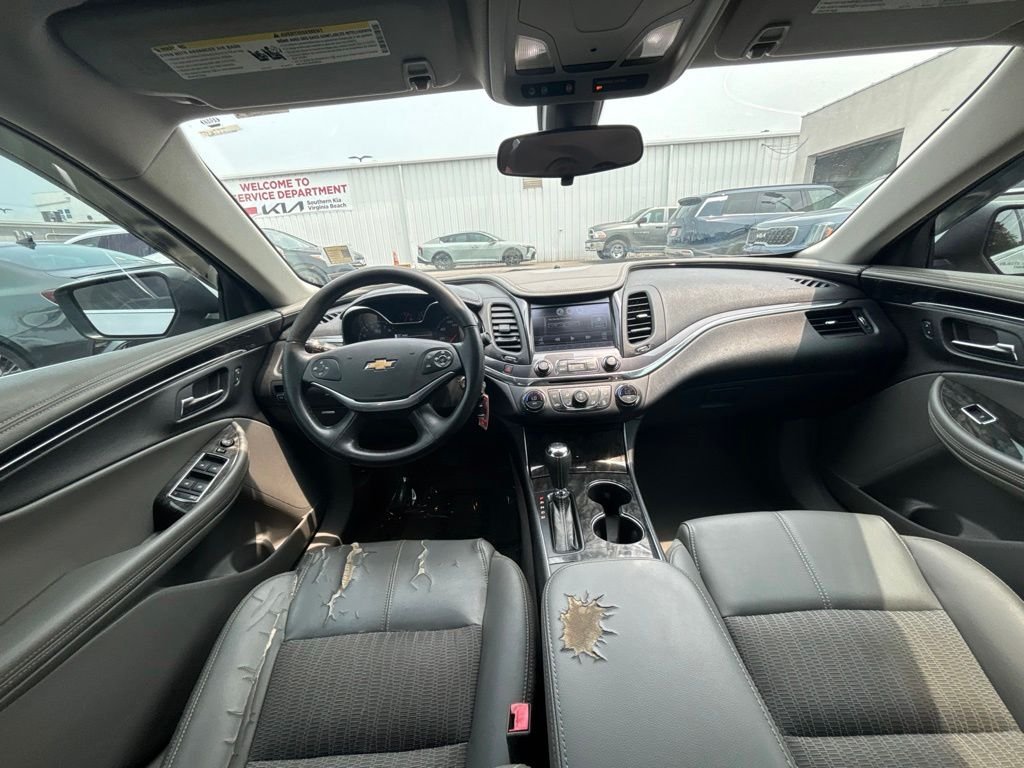 Used 2015 Silver Chevrolet LT image 19