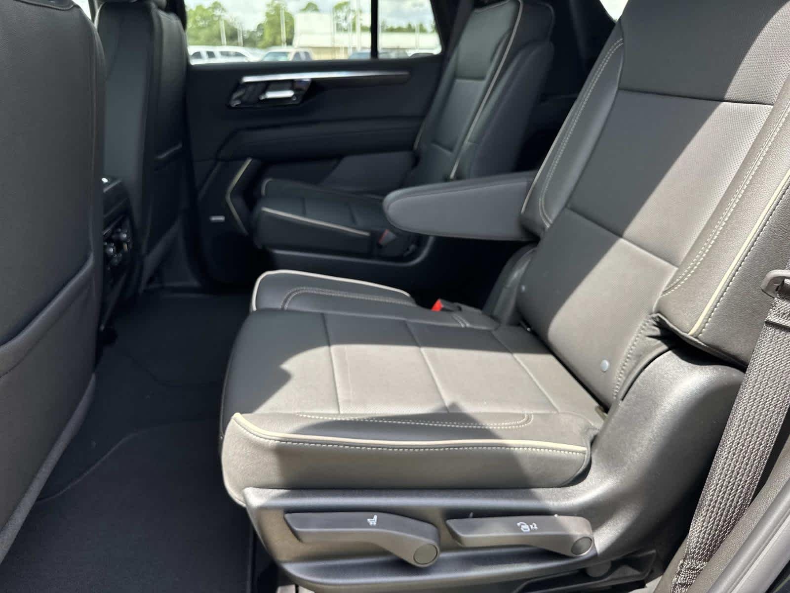 2026 Chevrolet Tahoe Premier - Photo 9