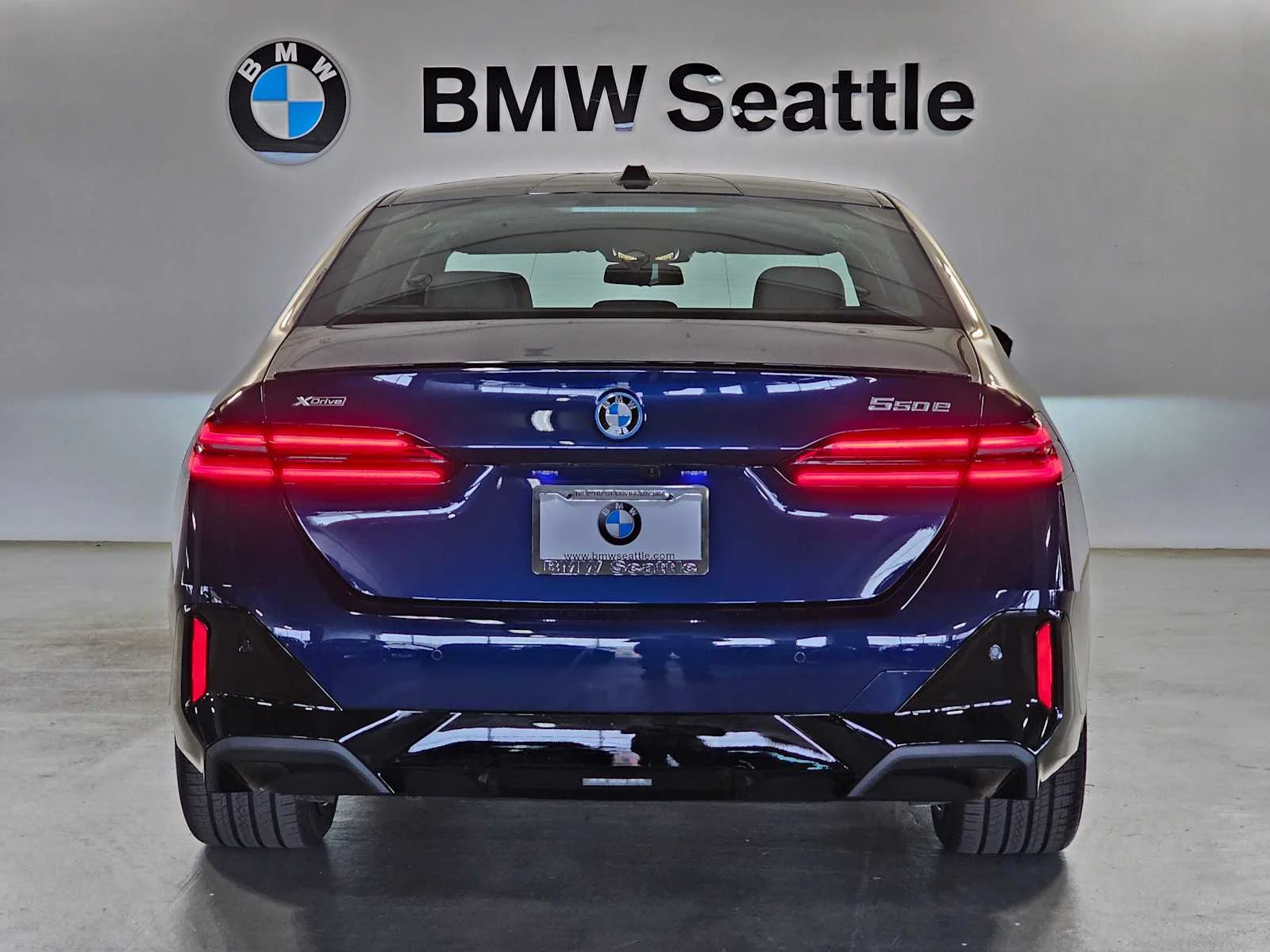 New 2027 Tanzanite Blue II Metallic BMW xDrive image 5