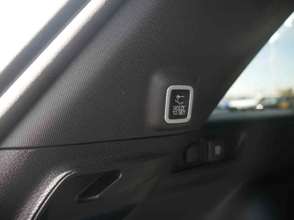 Certified Used 2024 White Jeep Altitude X image 9