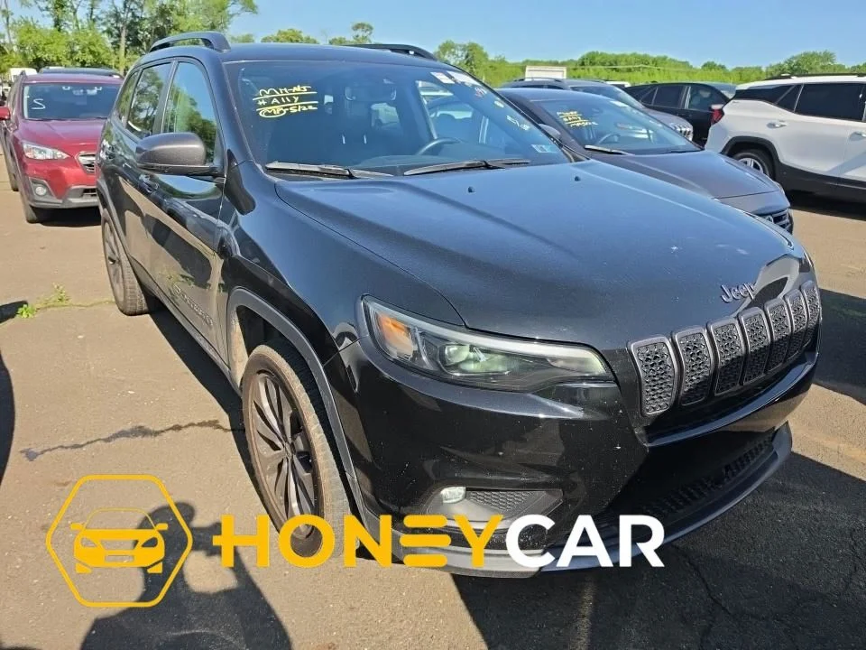 Used 2021 Black Jeep Latitude Lux image 1