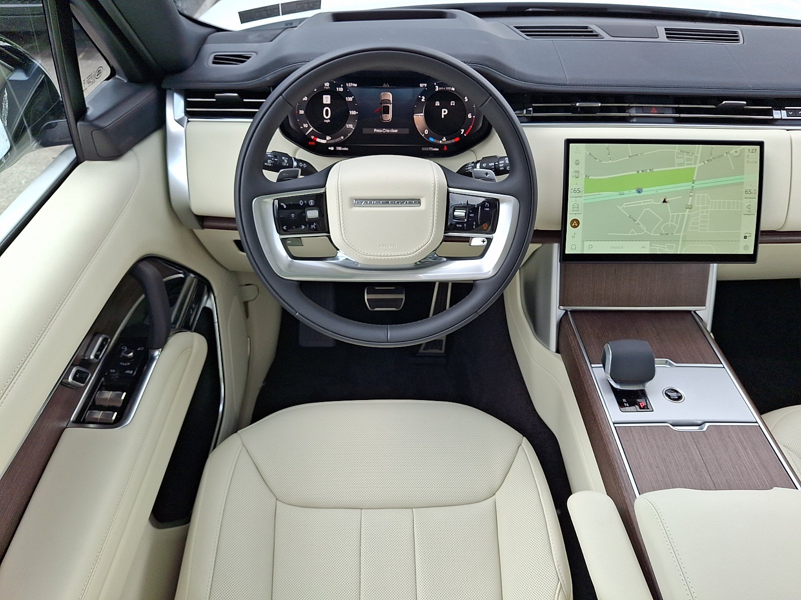 New 2026 Fuji White Land Rover P400 SE image 4