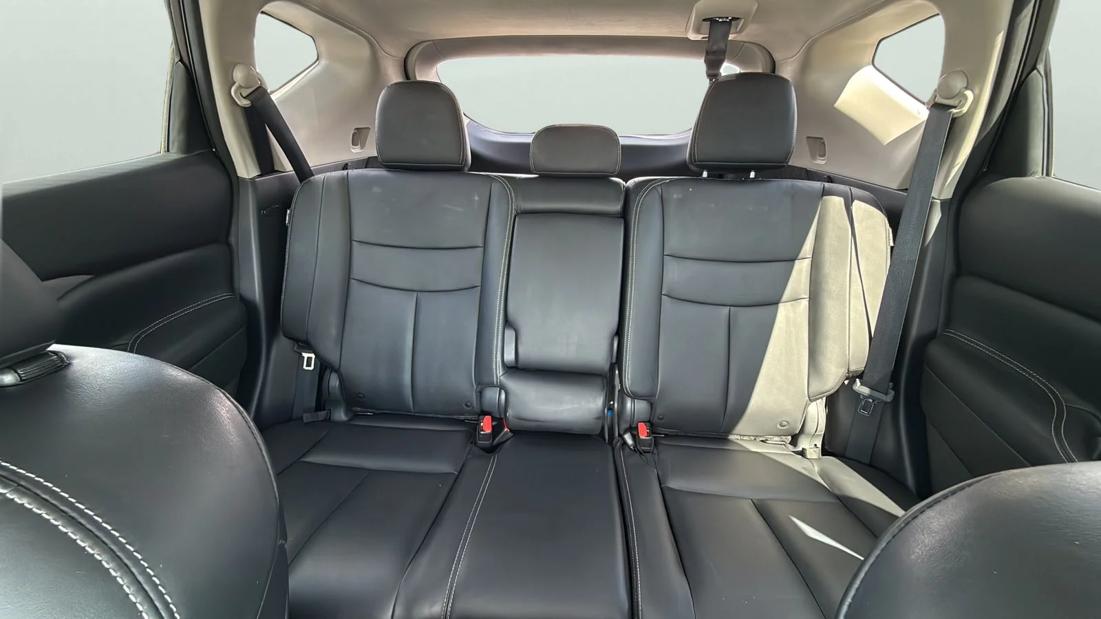 Used 2023 Gray Nissan SV image 25