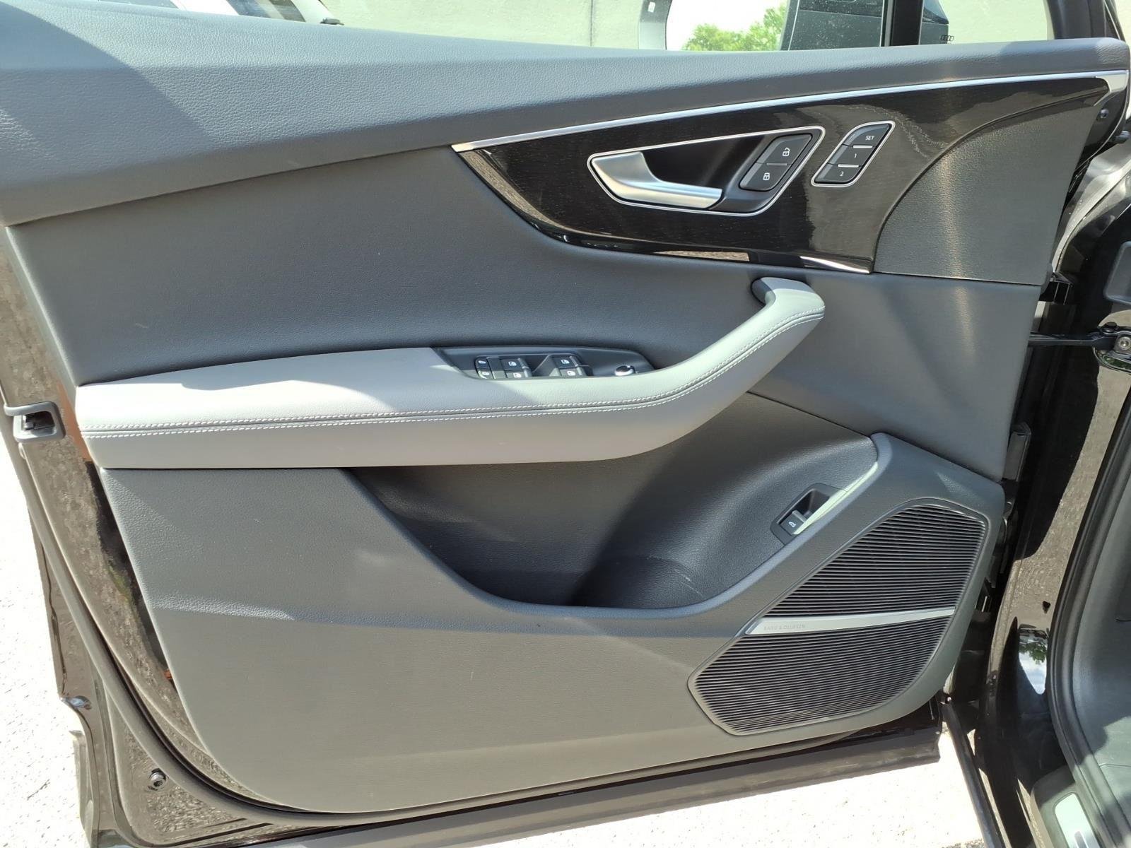 Used 2025 Daytona Gray Pearl Effect Audi S line Premium Plus image 12