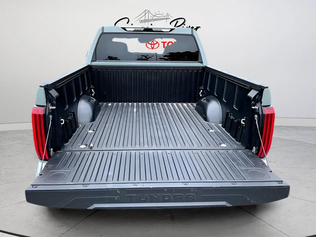 Used 2025  Toyota SR5 image 27