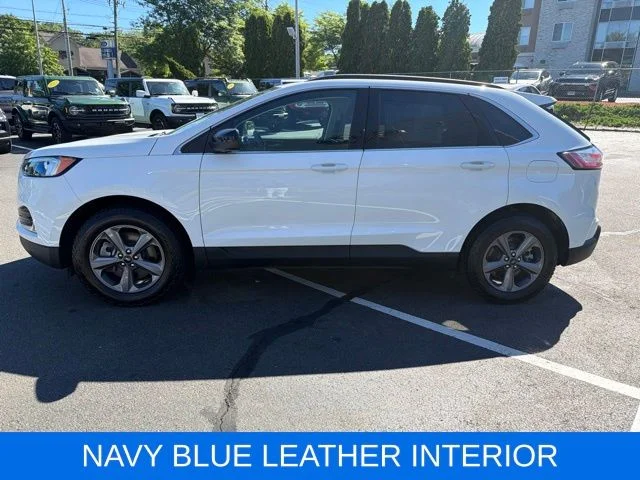 Used 2022 White Ford SEL image 4