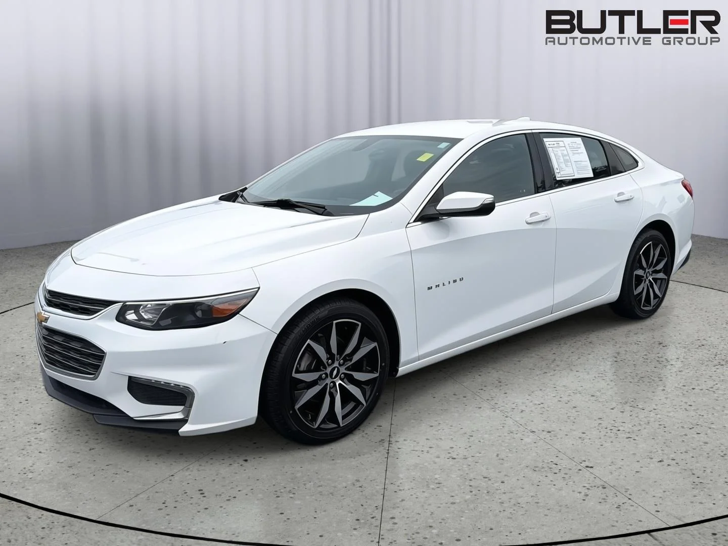 Used 2018 Summit White Chevrolet LT image 1