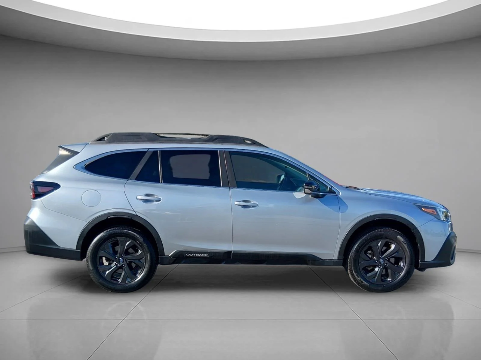 Used 2022 Ice Silver Metallic Subaru Onyx Edition XT image 6