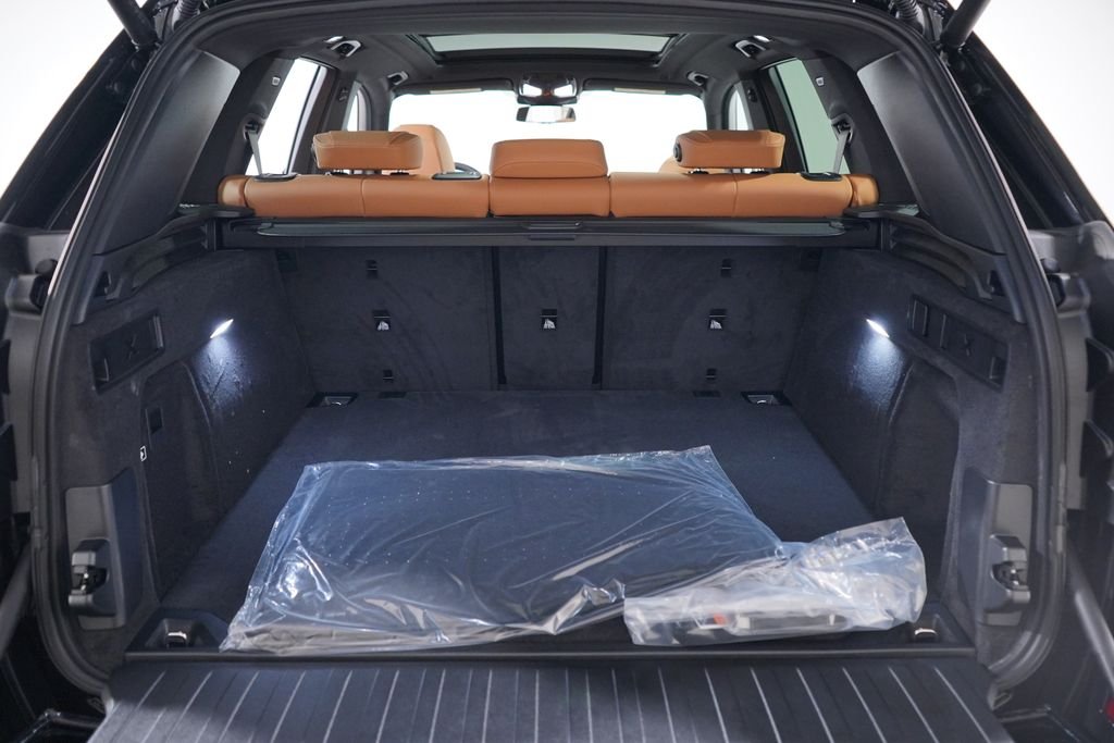 New 2026 Black Sapphire Metallic BMW sDrive40i image 16