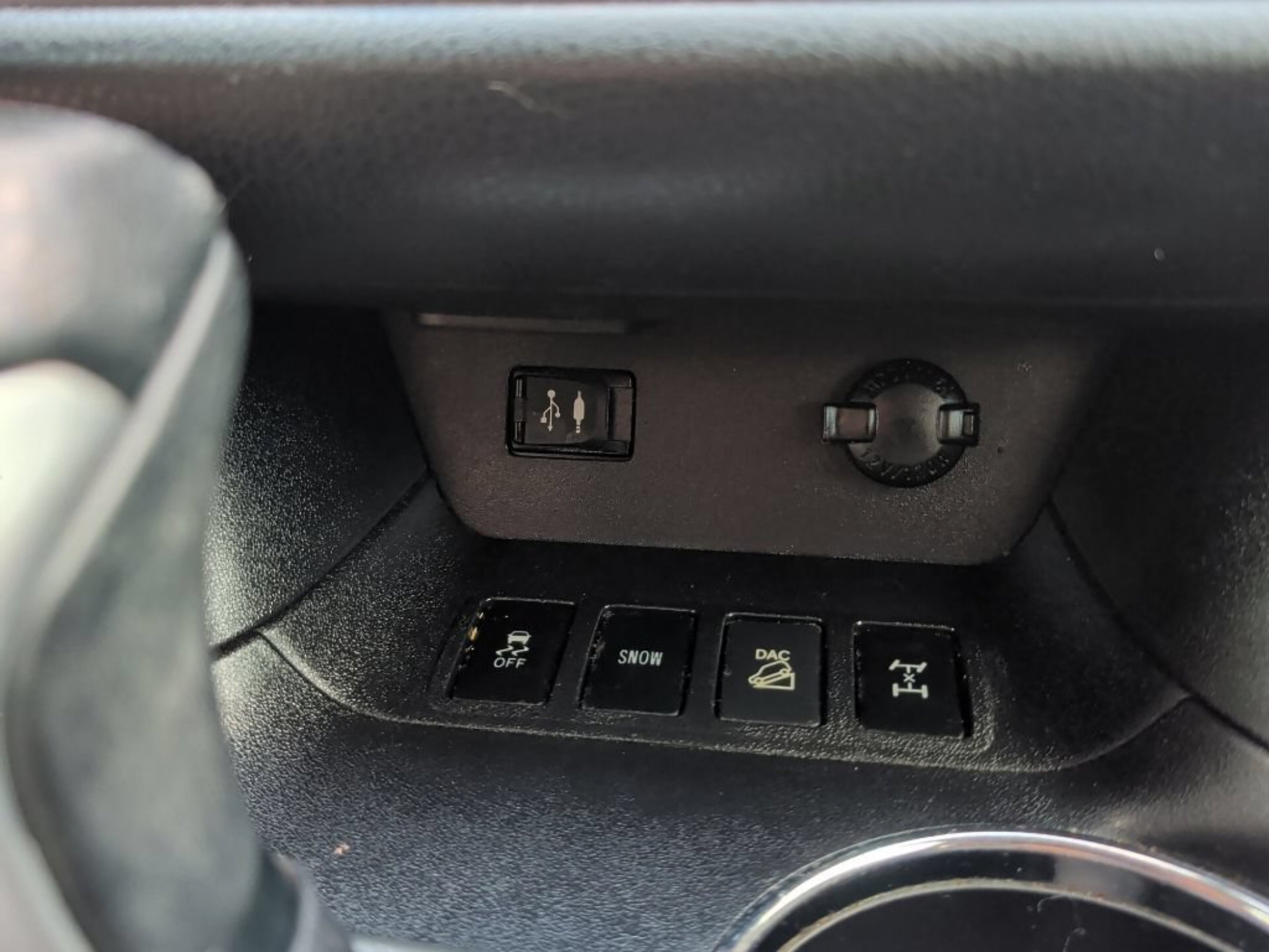 Used 2016 Predawn Gray Mica Toyota XLE image 23