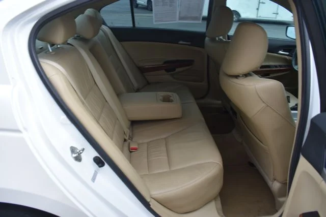 Used 2012 White Honda EX-L image 16