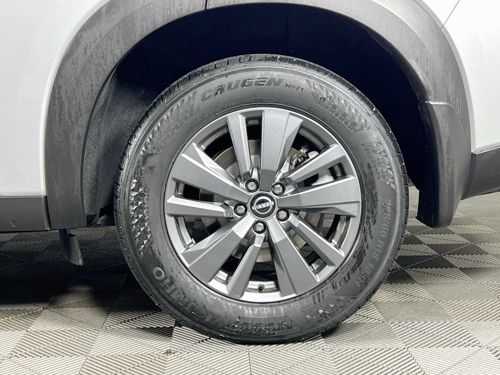 Used 2024 Brilliant Silver Metallic Nissan SV image 32