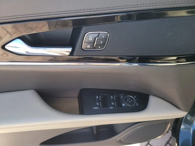 Used 2022 Blue Lincoln Standard image 17