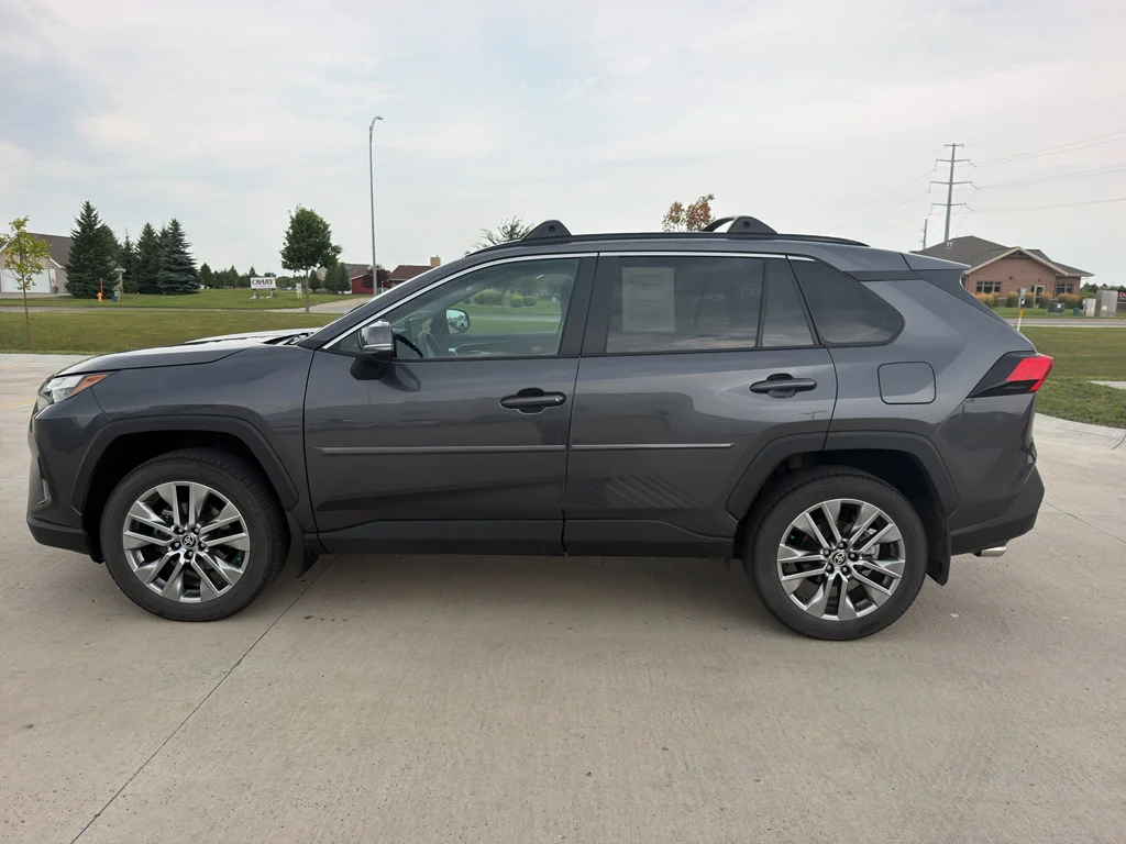 Used 2023 Magnetic Gray Metallic Toyota XLE Premium image 1