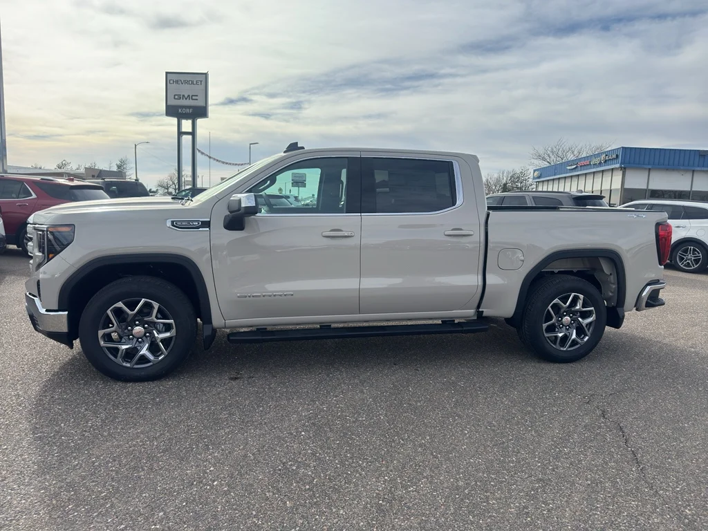 2026 GMC Sierra 4WD Crew Cab Short Box SLE's photo