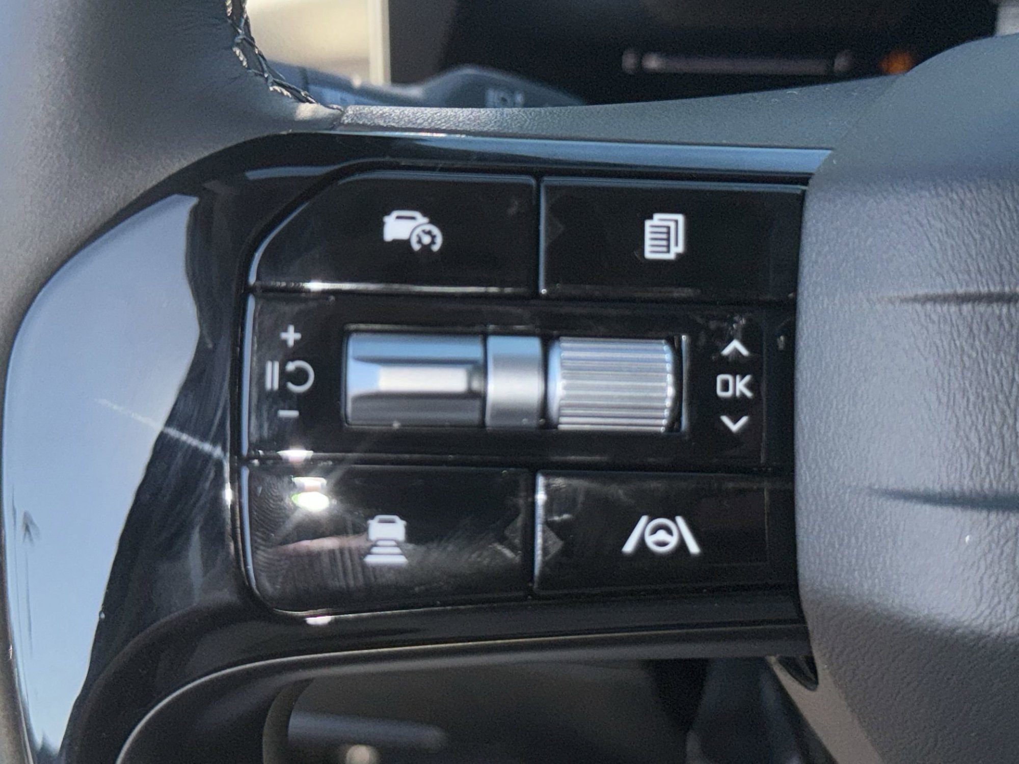 New 2026 Ivory Silver Kia S image 24