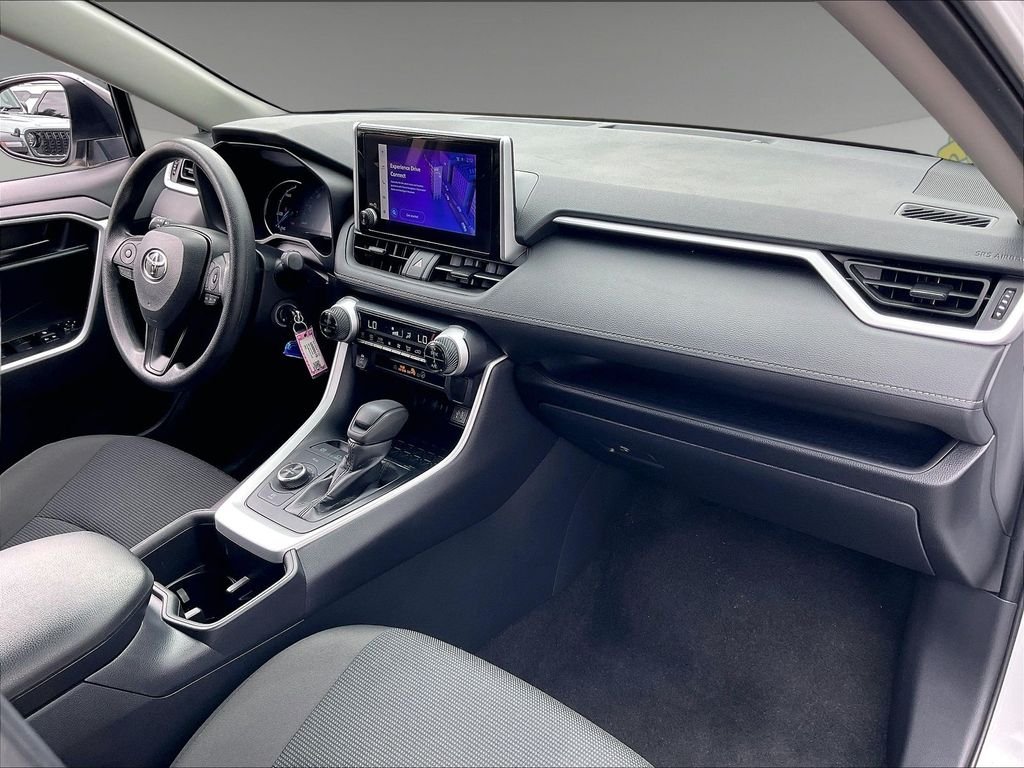 Used 2025 Ice Toyota LE image 13